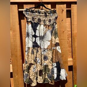 Vibrant strapless dress will bring you luck. Vintage boho style dress notags.